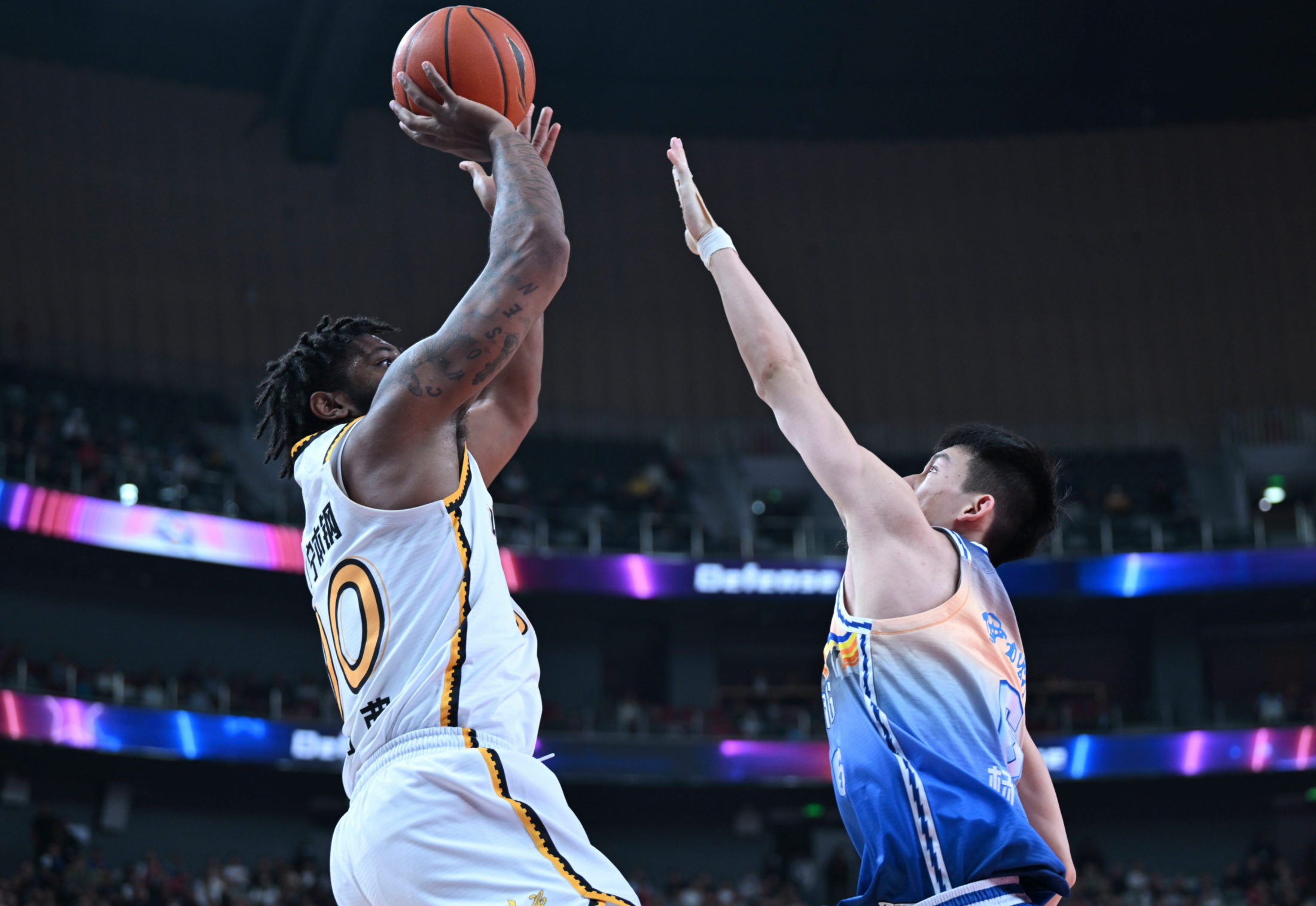 包含关键时刻CBA常规赛焦点战，勒沃库森再遭质疑，信心回归，年轻球员得到机会的词条-乐竞体育